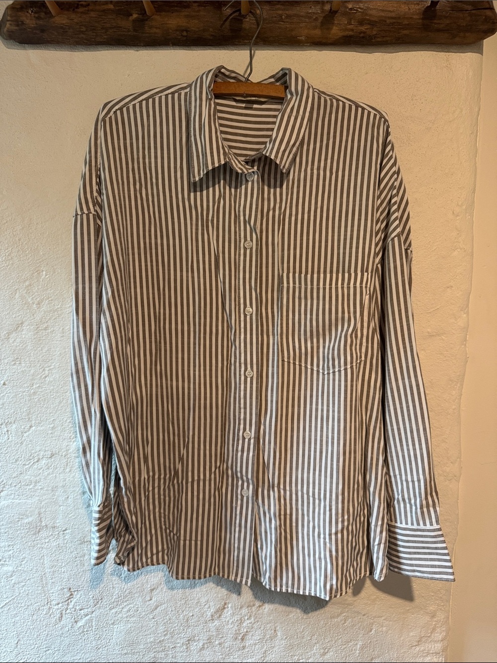 Max Studio Men’s Vertical Stripe Button-Down Shirt in White and Gray